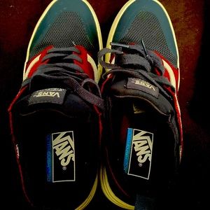 Vans 3-Tone Ultarange EXO (Burgundy, Grey/White) Men’s 7/Women’s 8.5